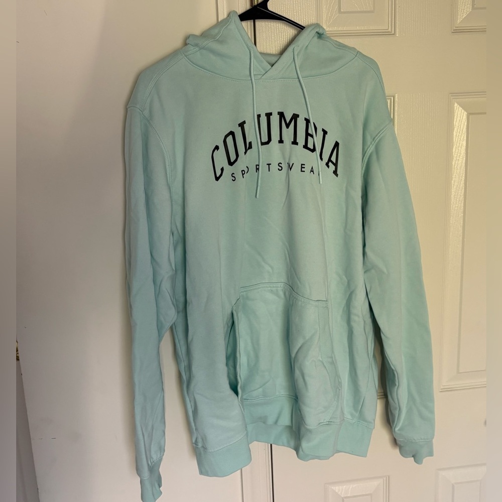 Columbia sweatshirt